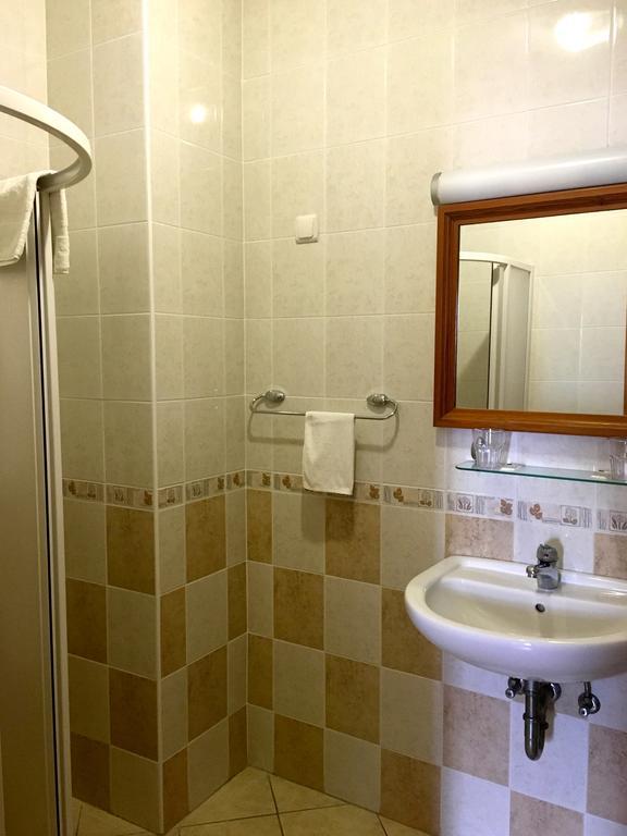 Racz Fogado Hotel Kisoroszi Buitenkant foto