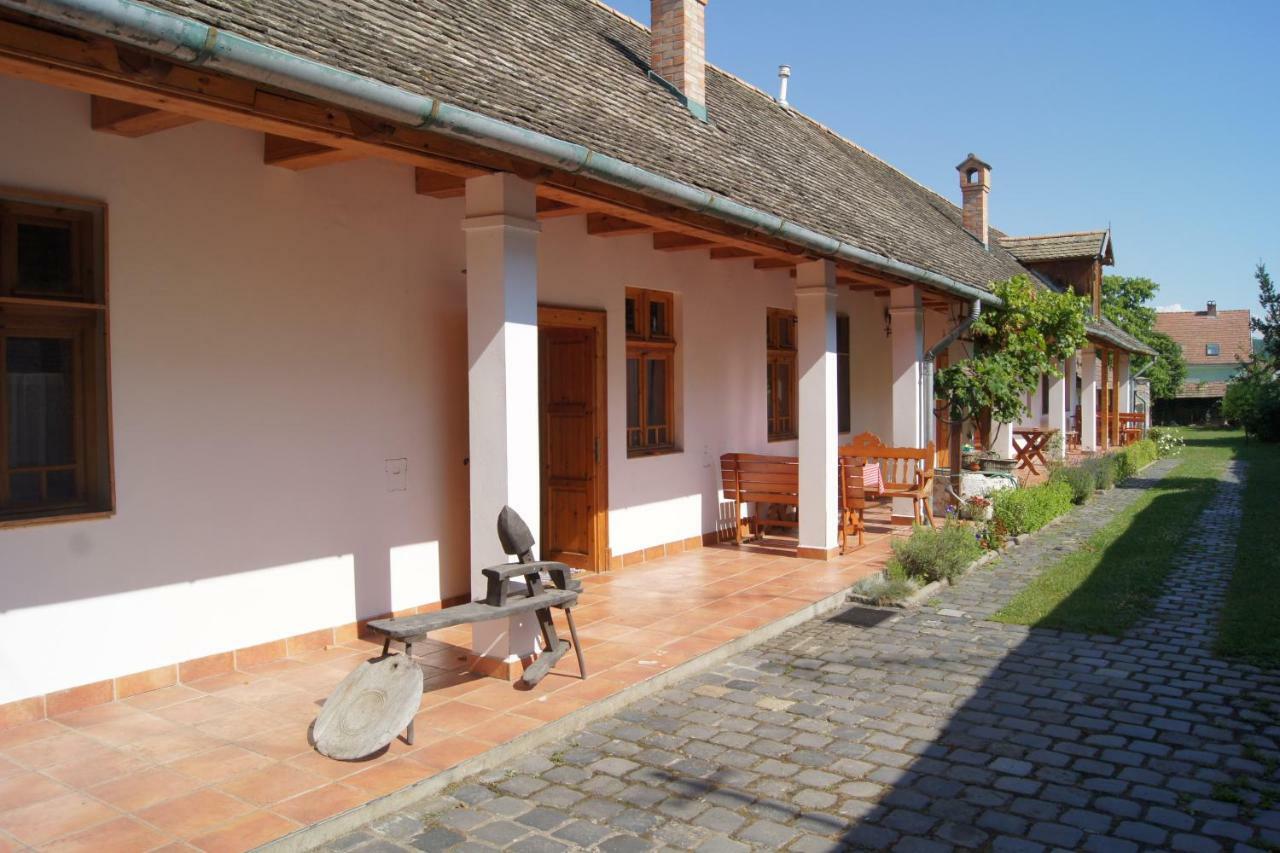 Racz Fogado Hotel Kisoroszi Buitenkant foto