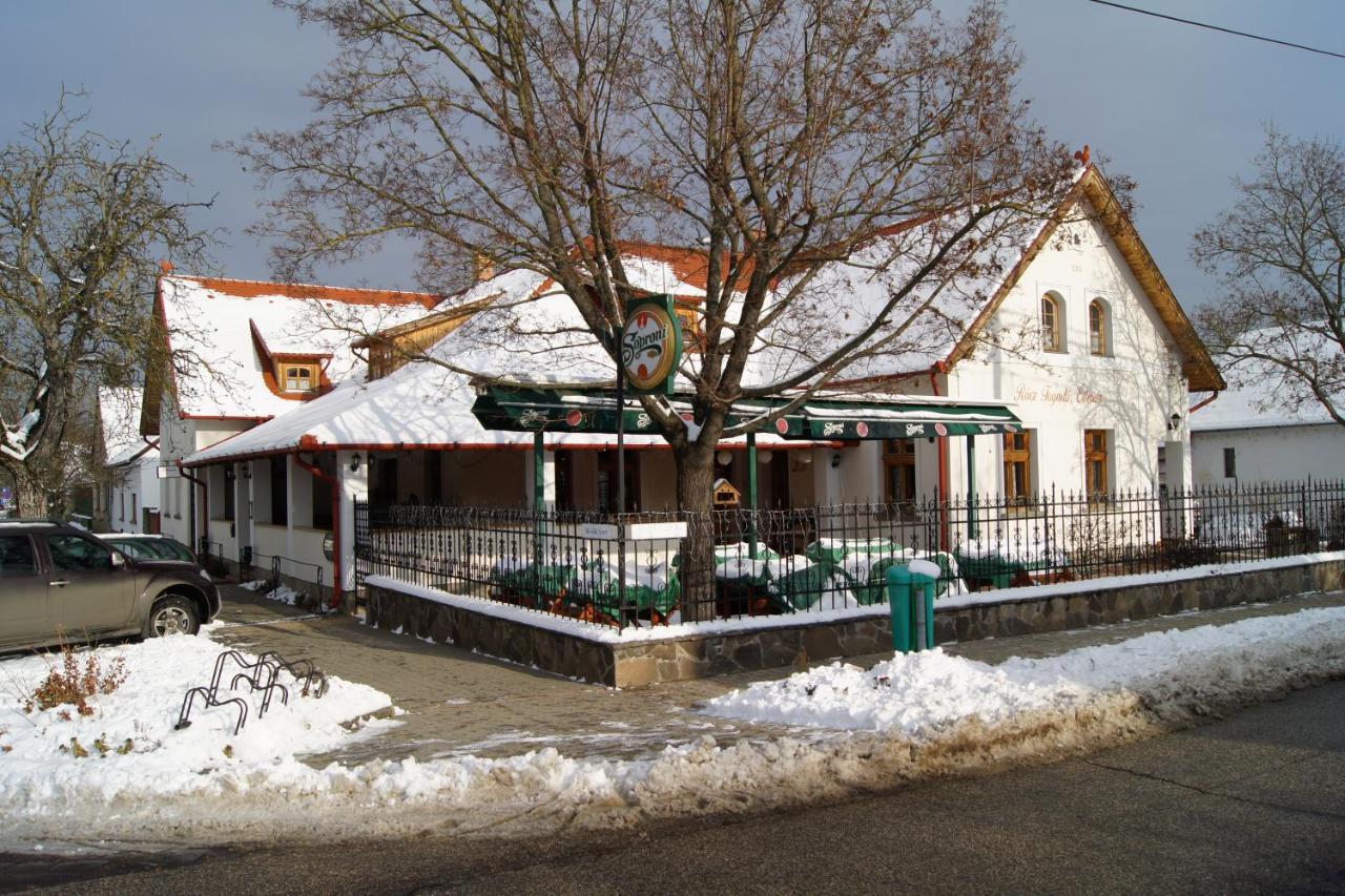 Racz Fogado Hotel Kisoroszi Buitenkant foto